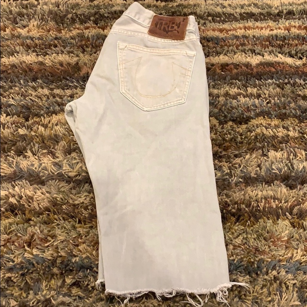 Cut off men’s jeans